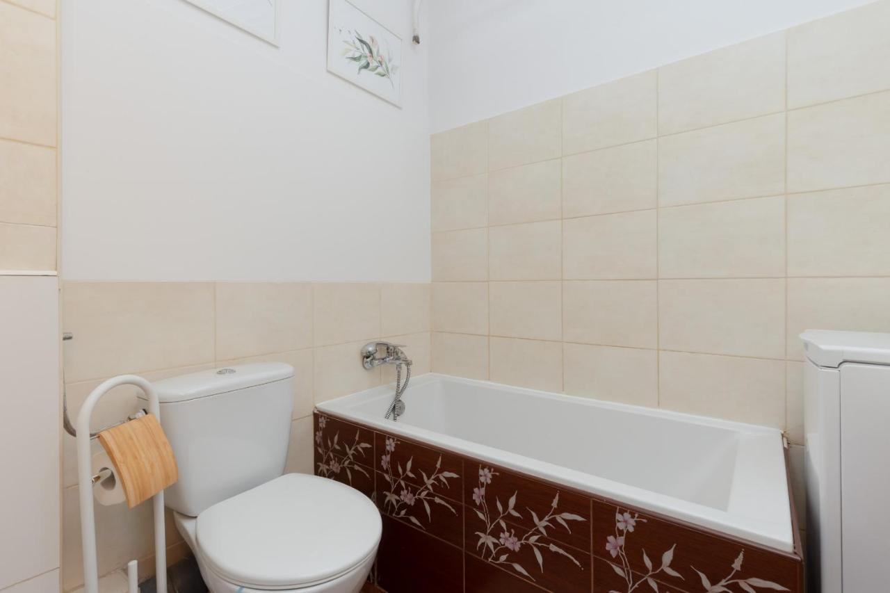 Appartement Warsaw Airport Studio Astronautow With Balcony By Renters Extérieur photo